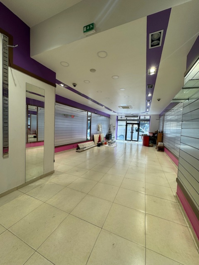 Location Immobilier Professionnel Local commercial  ()