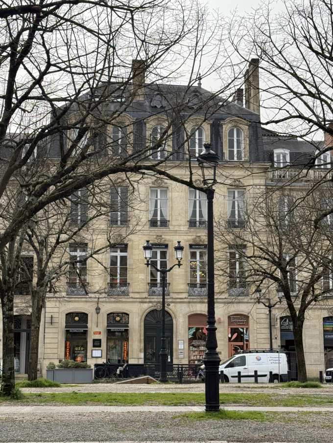 Location Immobilier Professionnel Entrep&ocirc;t Bordeaux (33000)