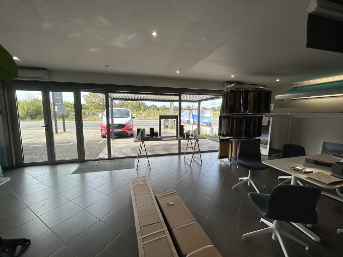 Location Immobilier Professionnel Local commercial Cestas (33610)